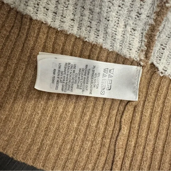 Ruby Moon - Patterned Cardigan - Picture 7 of 7